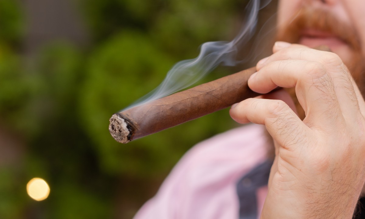 How to smoke a cigar properly: The ultimate beginner's guide - The Manual
